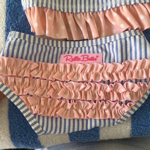 Ruffle butts shirt and bottom - Picture 3 of 3